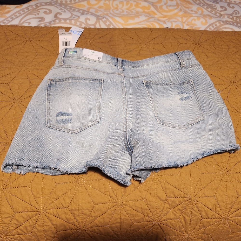 Zoe distressed shorts - Picture 2 of 4